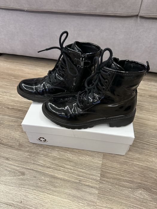 Ботинки на девочку осенне-весенние Geox(лак) 35 р