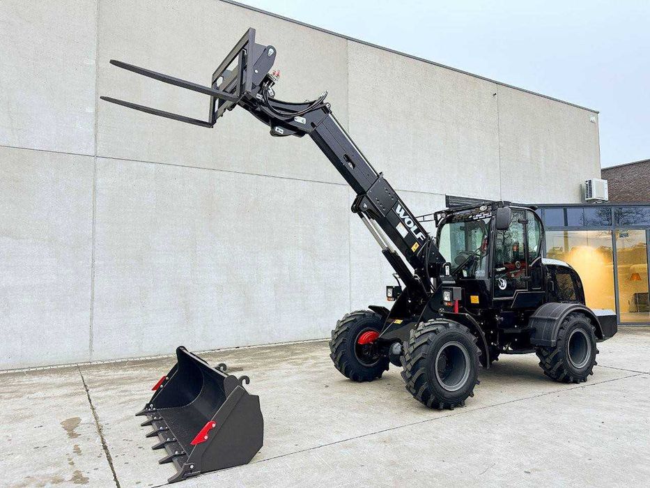 Pá Carregadora Telescópica Wolf WL825T