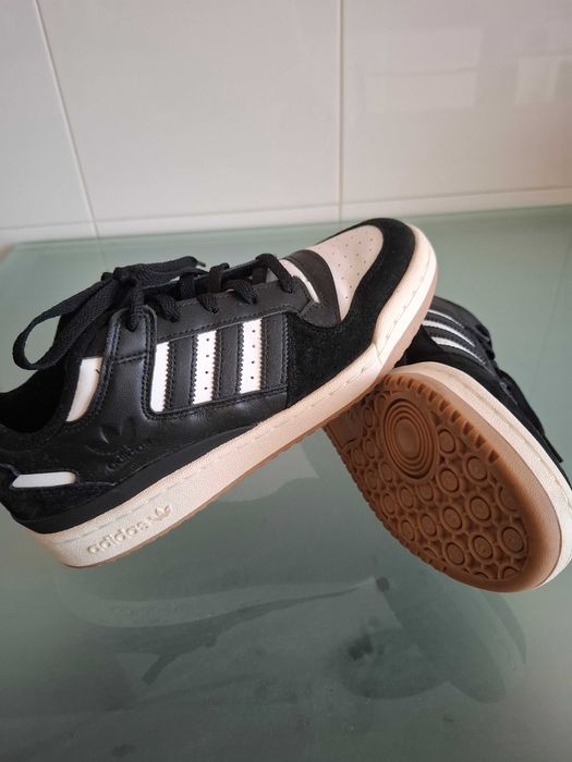 Sapatilhas Forum Low Classic