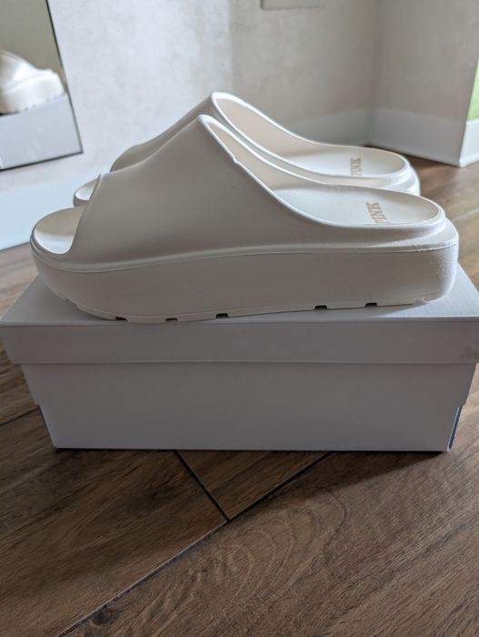 Шльопанці Pink, Victoria's Secret