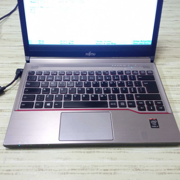 Portatil Fujitsu Lifebook E736 I5 8GB Ram  disco 500GB