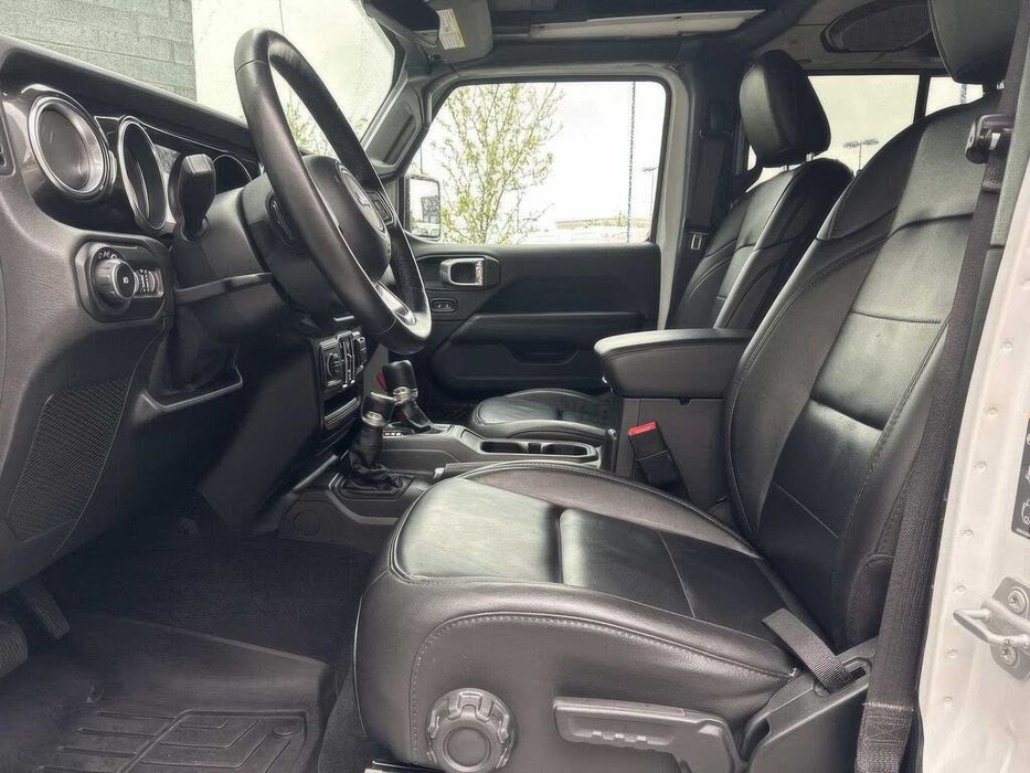 Jeep Wrangler Unlimited Sahara      2020