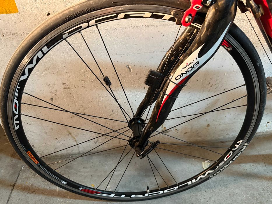 Bicicleta de estrada toda em carbono Pinarello FP2