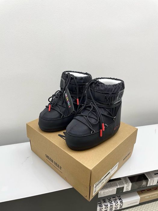Мунбути moonboot