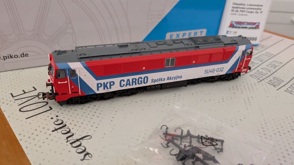 PIKO 52866 SU46-032 PKP Cargo Ep. VI H0 (Stan Kolekcjonerski / Wysyłka InPost GRATIS)