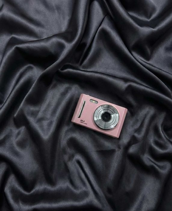 Okazja! Nowy Aparat Cyfrowy w Stylu Y2K – Klimat Retro - Zestaw