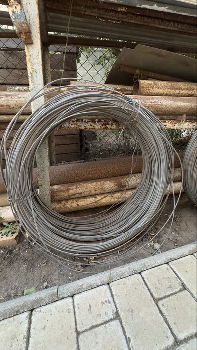 Проволока оцинкованная, трубы, лестница
