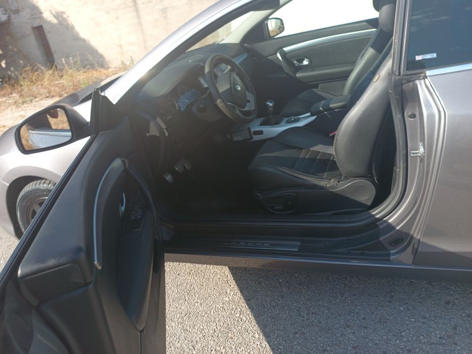 Renault Laguna Coupé – Elegância, conforto e exclusividade.