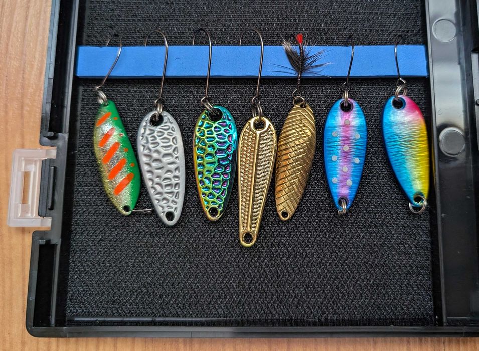 Набор микроблесен + бокс SV Fishing Lures Orest Dance Golden Catch 22 шт.