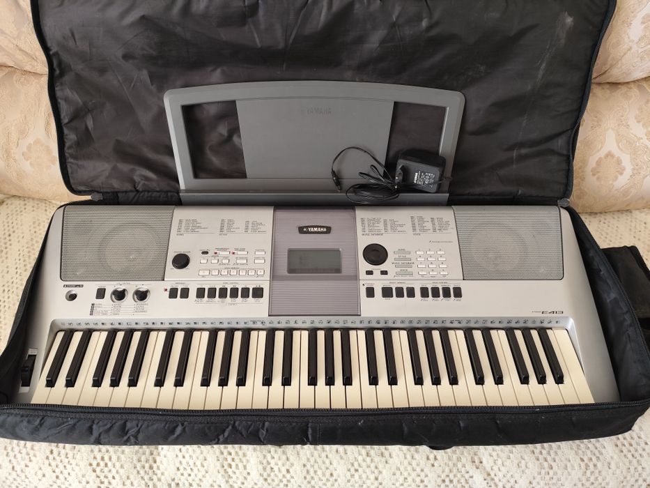 Продам Yamaha PSR E 413