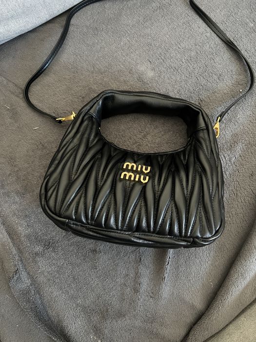 Czarna Torebka Miu Miu