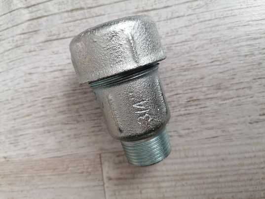 Złączka żeliwna zaciskowa ak 3/4"