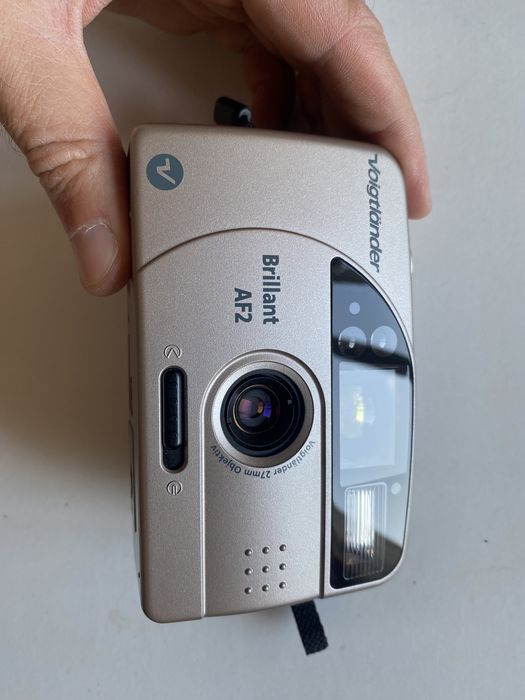 NOVA voigtlander brillant AF2 28mm AF compacta
