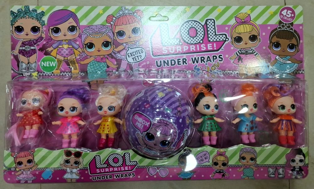 Vários bonecos da banda desenhada