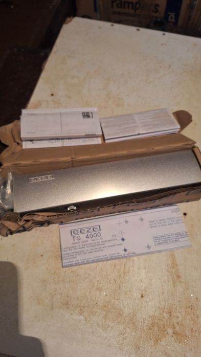 Samozamykacz Geze TS 4000 srebrny
