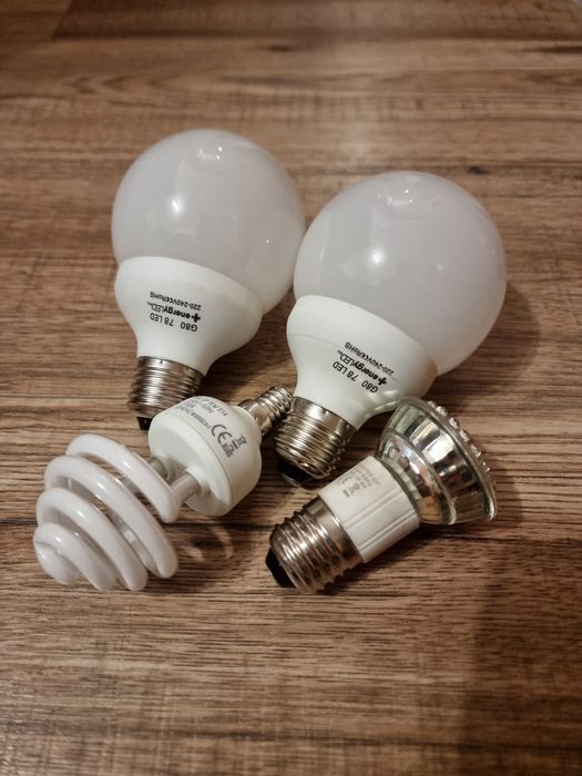 Oddam żarówki i lampki choinkowe