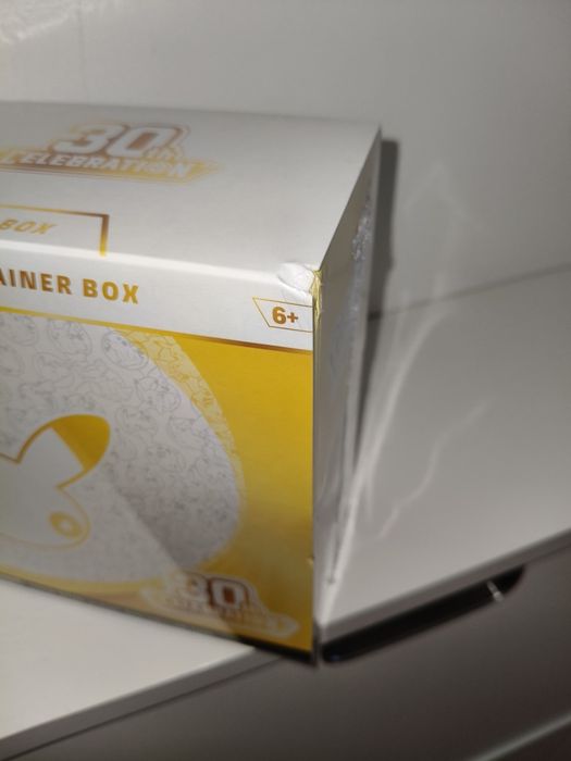 ETB pokemon 30 anos