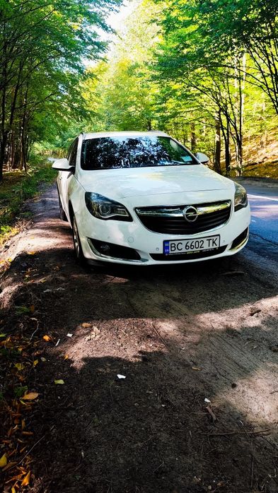 Автомобіль Опель інсігнія
