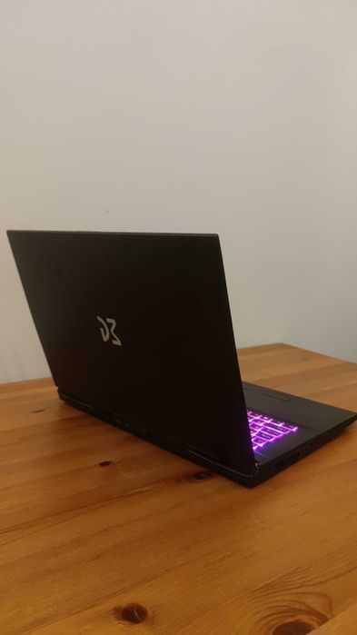 Laptop Do Gier Dream Machines i7-9750H RTX2070 17,3" 16GB 512SSG WIN11
