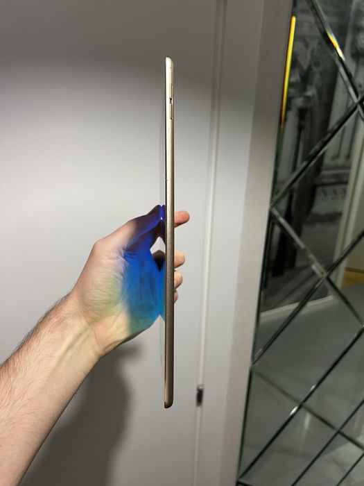 iPad Air 2 9.7 128gb Gold Wifi планшет з гарантією дитині для ігор