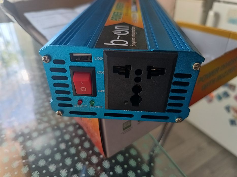 Інвертор  b-on   з 12V на 220V. 50 Hz