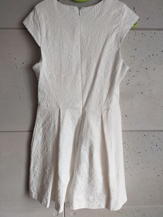 Żakardowa sukienka Reserved 158