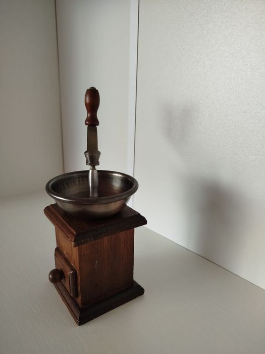 Кавомолка старовинна.