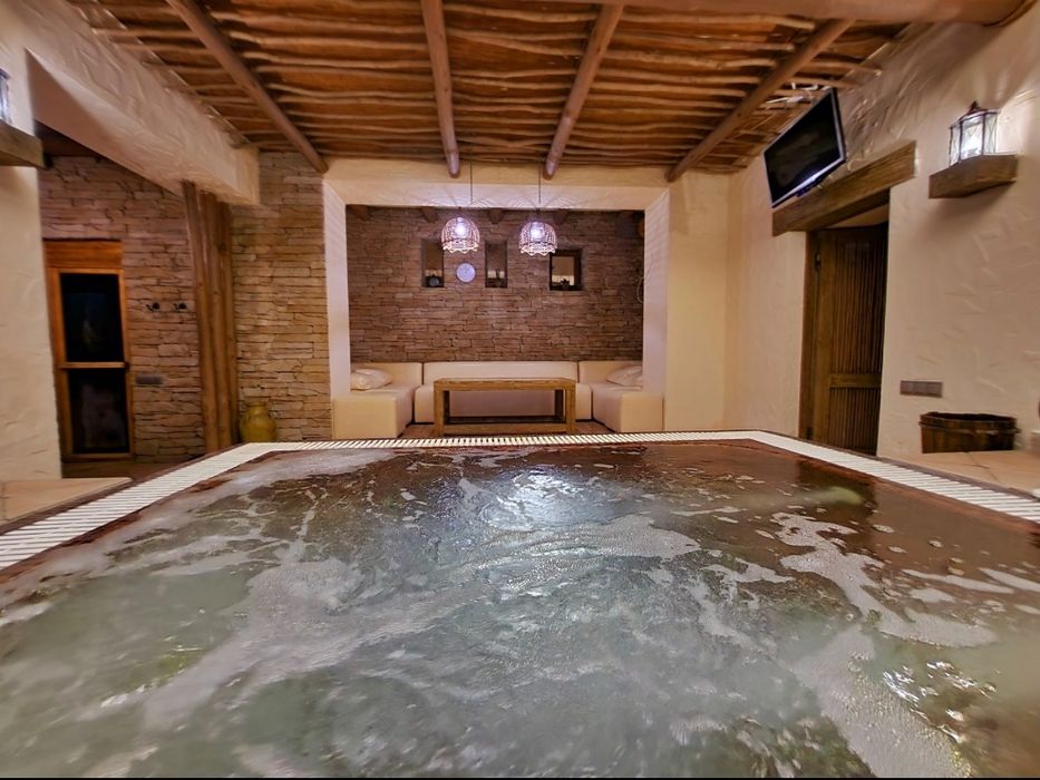 Дом с бассейном трасса здоровья 16я фонтана.на новый год пишите