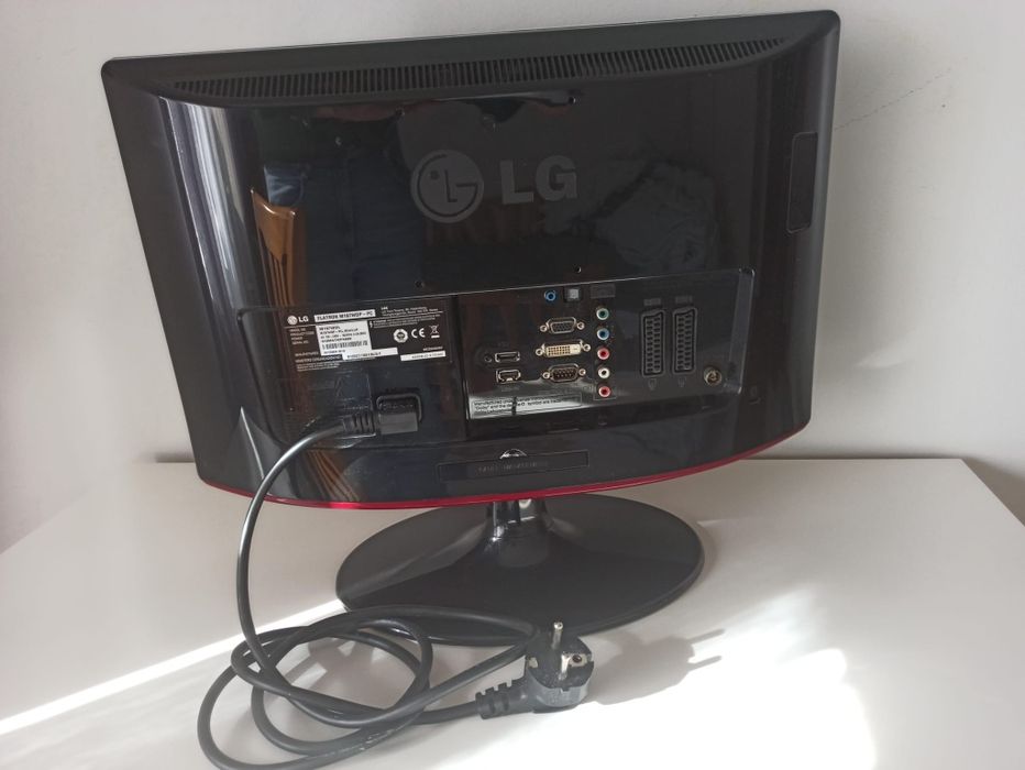 LG TV and Monitor64738265160321122