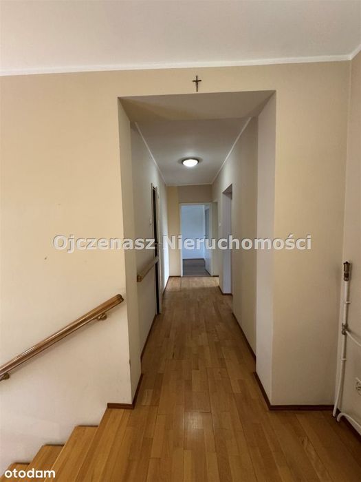 Modernistyczna willa z duzym potencjałem