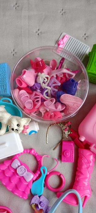 Zestaw lalek barbi z akcesoriami