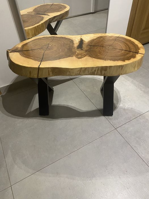 Stolik z plastra jesionu z żywicą -87/42cm