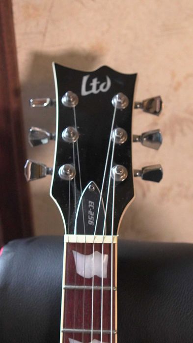 Guitarra ESP LTD EC-256 LH (Esquerdino)