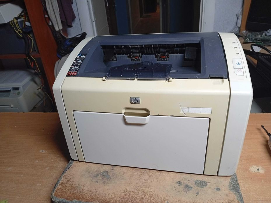 Лазерний принтер HP LaserJet 1022n з мережею, заправлений 100%