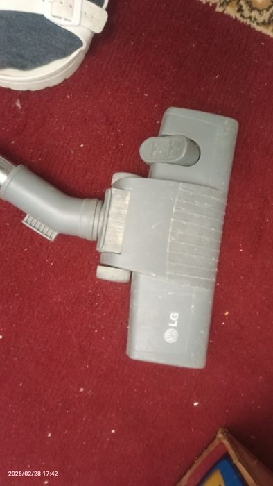 Пилосос LG 1300V