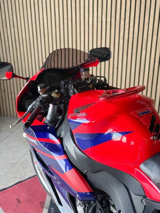 Honda CBR 1000 RR SC 57