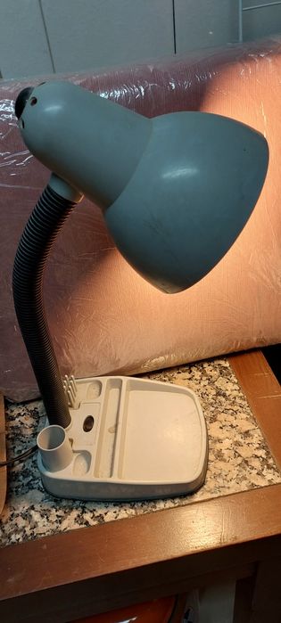 candeeiros de mesa e de parede