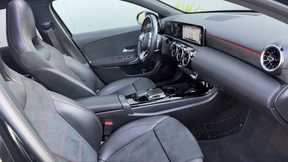 Mercedes Class A 180 D 1.5 115 CV Ano 2019 ( Versao AMG )