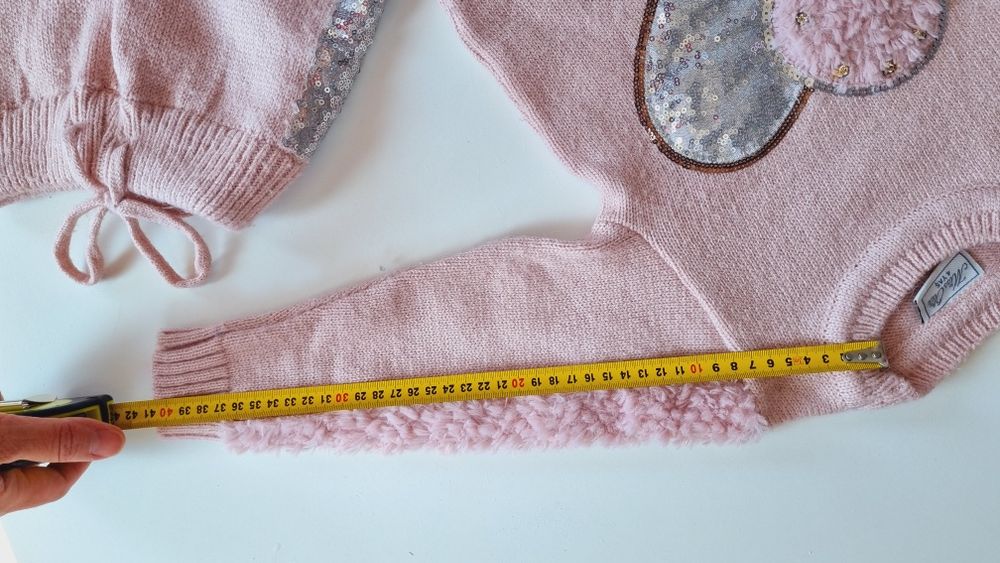 Теплий костюм для дівчинки вязаний