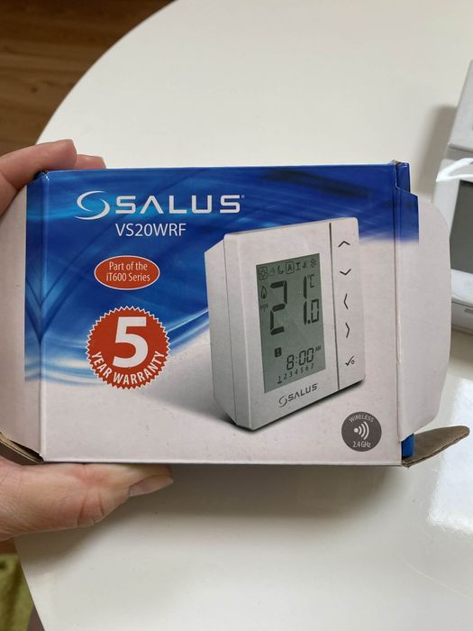 Bezprzewodowy Regulator temperatury 4w1 salus VS20WRF