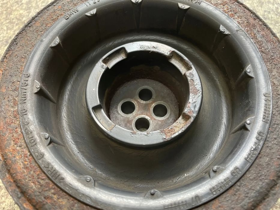 Kolo pasowe walu sruby 3.0 D 3.5 D M57 BMW X5 E70 X6 E71 E92 E63 E60 E83 OE