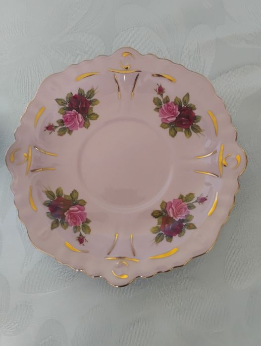 Różowa porcelana
