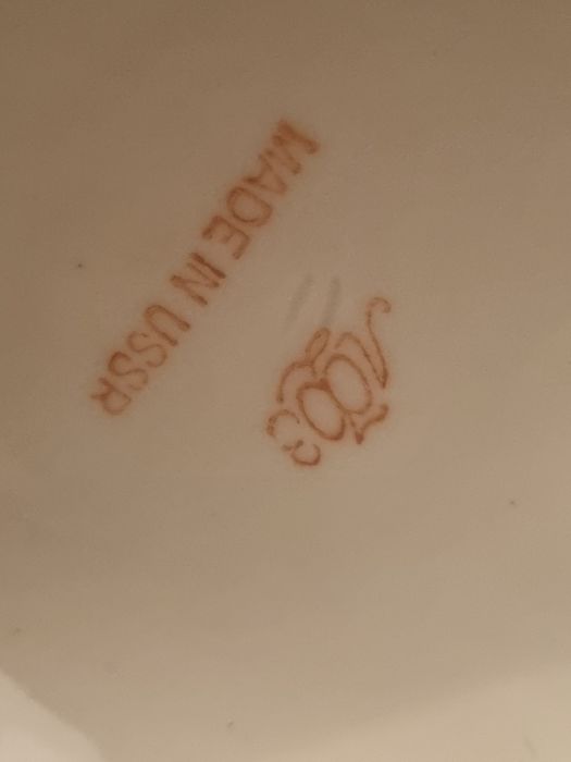 Porcelana Łomonosow  - biały łoś