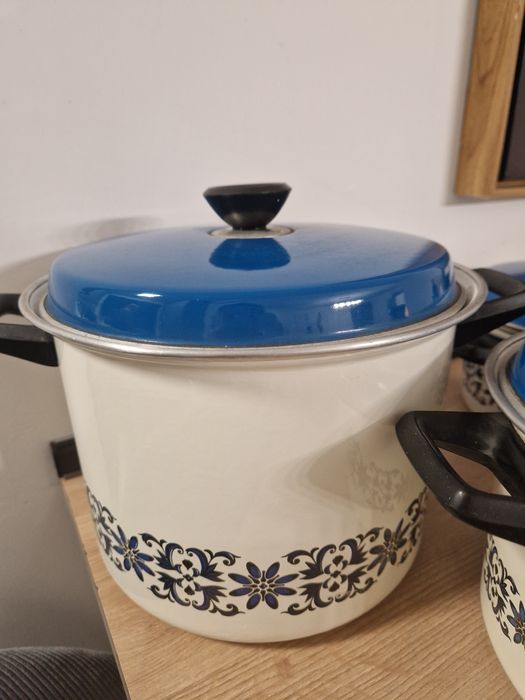 Trem de cozinha esmaltado