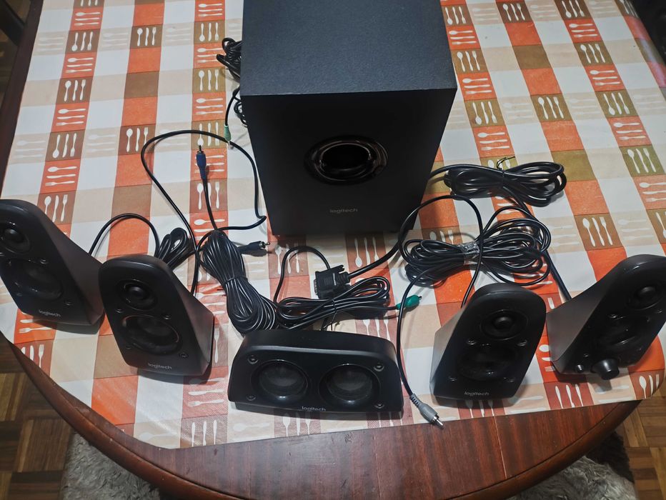 PC Gaming AMD - com oferta de monitor e sistema de som.