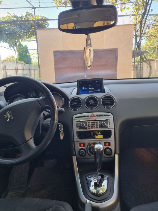 Автомобіль Пежо 308