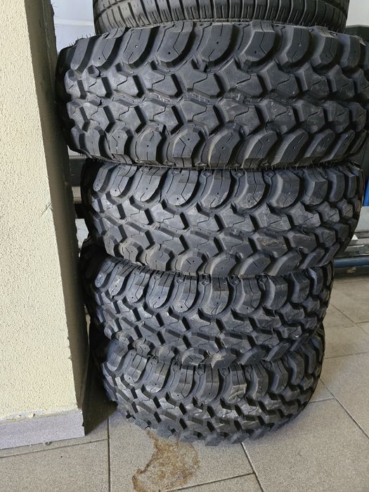 Pneus jipe r15 quase novos