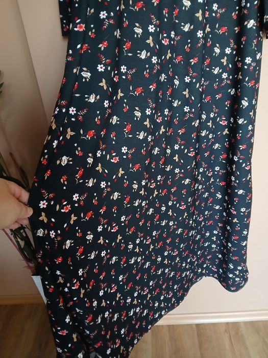 Śliczna długa sukienka w kwiaty plus size rozmiar 48/50/52   5 XL