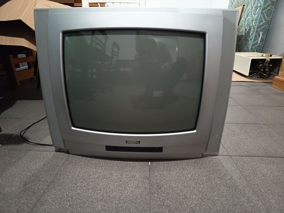2 TV s antigas a funcionar bem