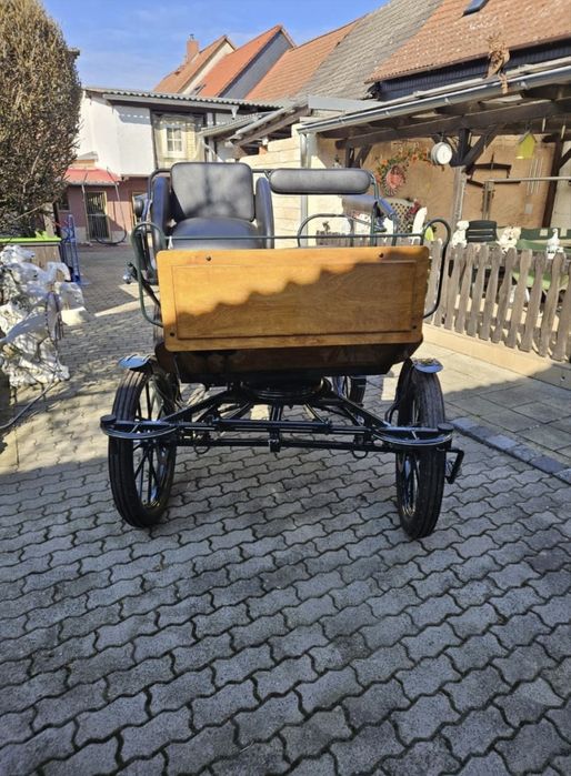 Nowa bryczka wagonetka